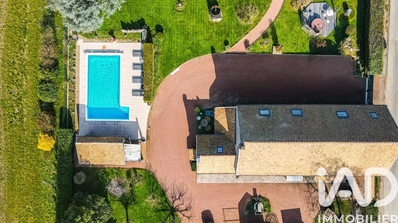 Maison - 300 m² - 9 pièces