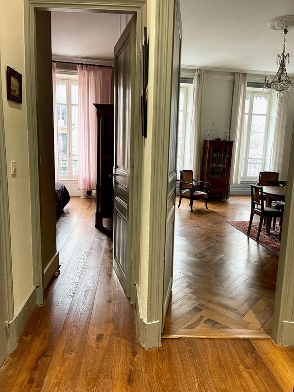 Appartement - 160 m² - 5 pièces