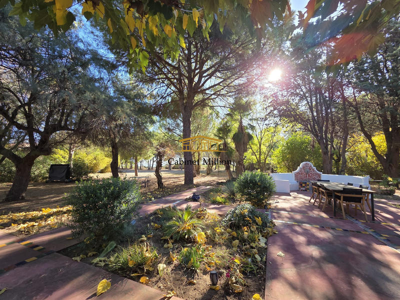 Maison - 200 m² - 6 pièces