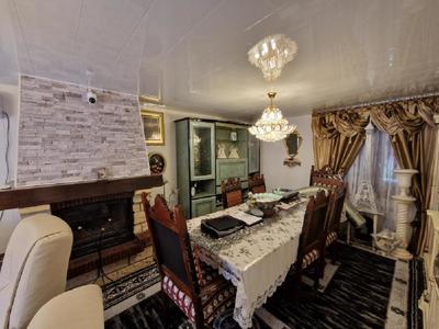 Maison - 121 m² - 7 pièces