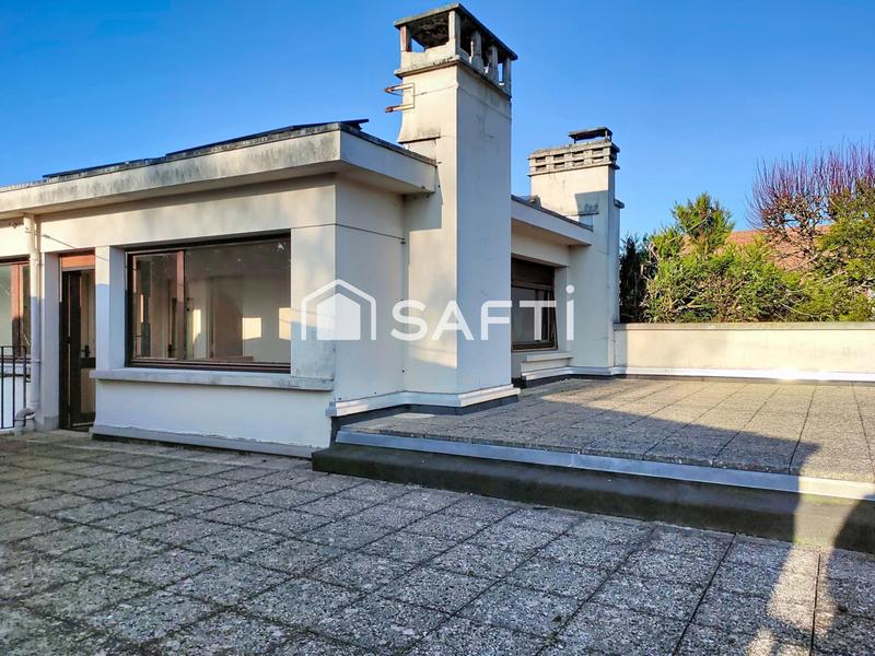 Maison - 227 m² - 10 pièces