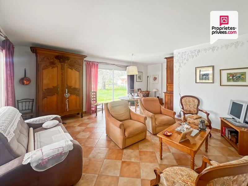 Maison - 221 m² - 8 pièces