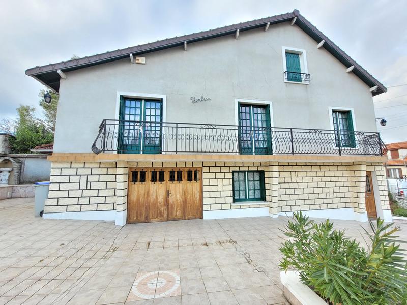 Maison - 140 m² - 5 pièces