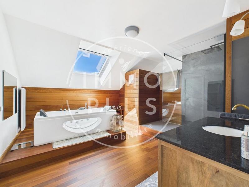 Maison - 177 m² - 6 pièces