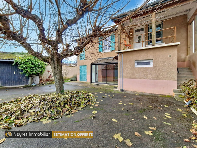 Maison de village - 125 m² - 8 pièces