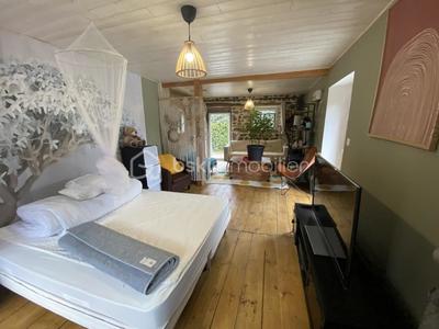 Maison - 207 m² - 8 pièces