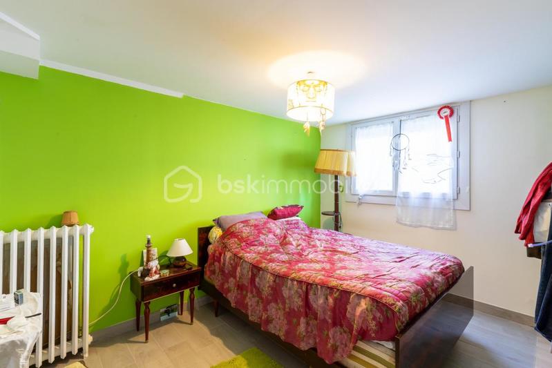 Maison traditionnelle - 168 m² - 8 pièces