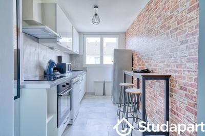 Chambre - 12 m² - 1 pièce