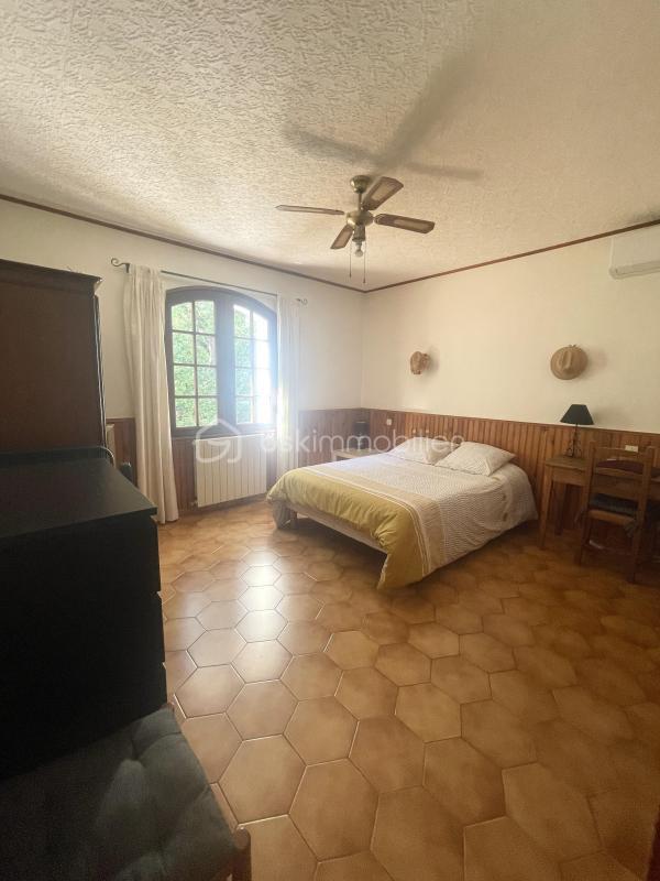 Propriété - 160 m² - 6 pièces