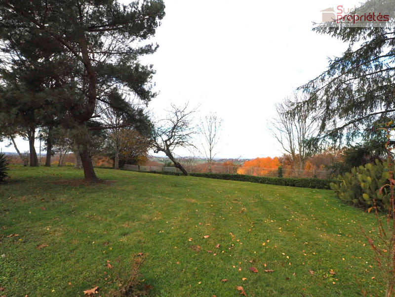 Maison - 284 m² - 9 pièces