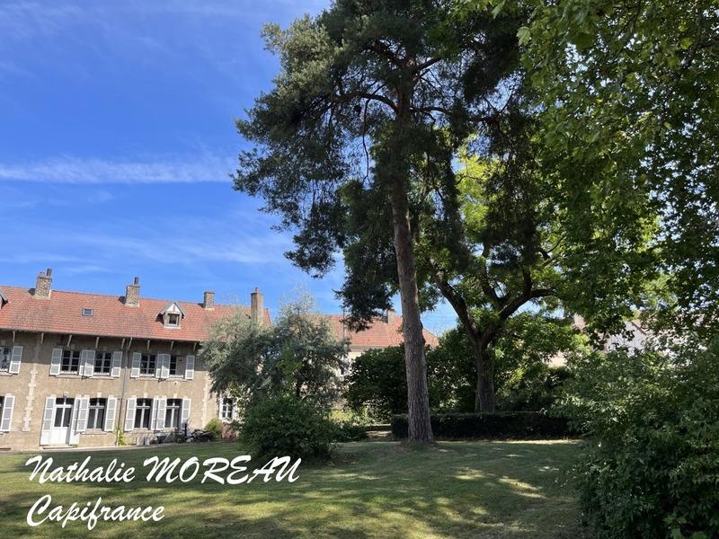 Maison de maîtres - 600 m² - 16 pièces