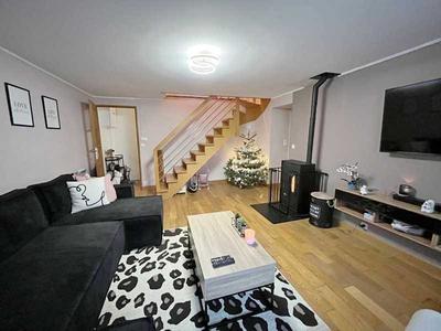 Maison - 94 m² - 5 pièces