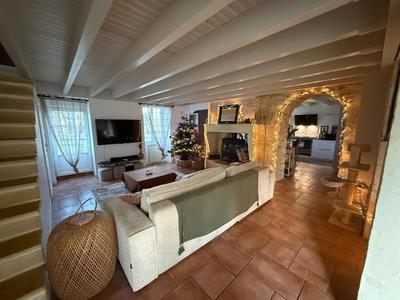 Maison - 140 m² - 4 pièces