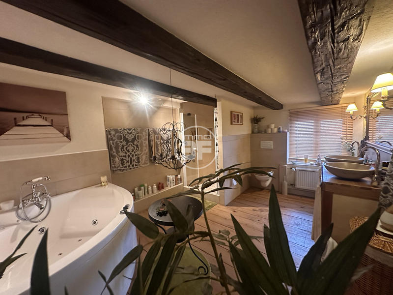 Maison - 226 m² - 6 pièces