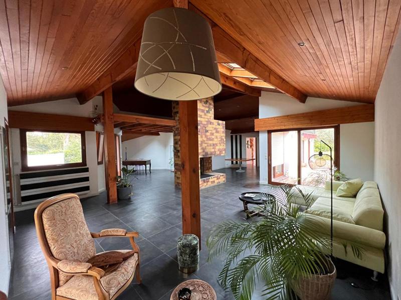 Villa - 225 m² - 6 pièces