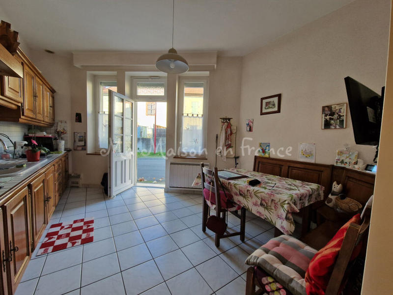Maison - 240 m² - 11 pièces