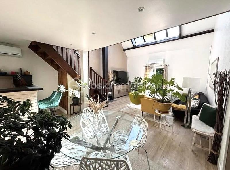 Maison - 141 m² - 6 pièces