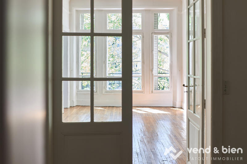 Appartement - 147 m² - 5 pièces