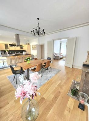 Appartement - 141 m² - 5 pièces