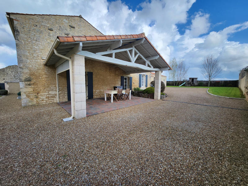 Maison - 158 m² - 8 pièces