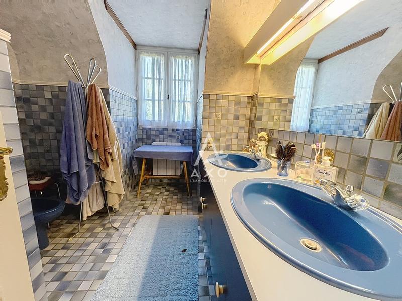 Maison - 166 m² - 6 pièces