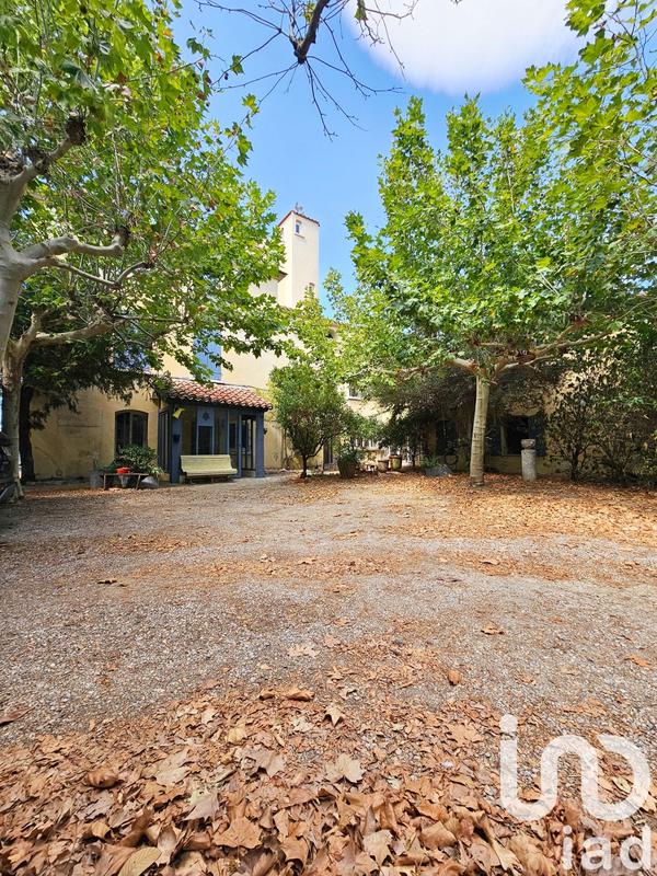 Maison - 957 m² - 25 pièces