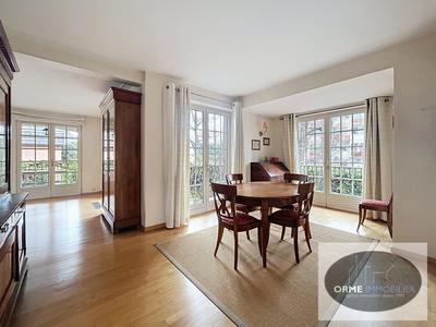 Maison - 166 m² - 7 pièces