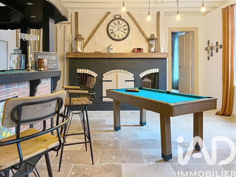 Maison - 255 m² - 8 pièces