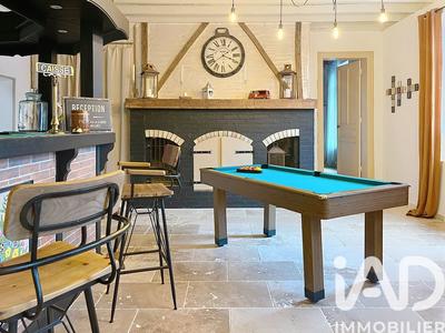 Maison - 255 m² - 8 pièces