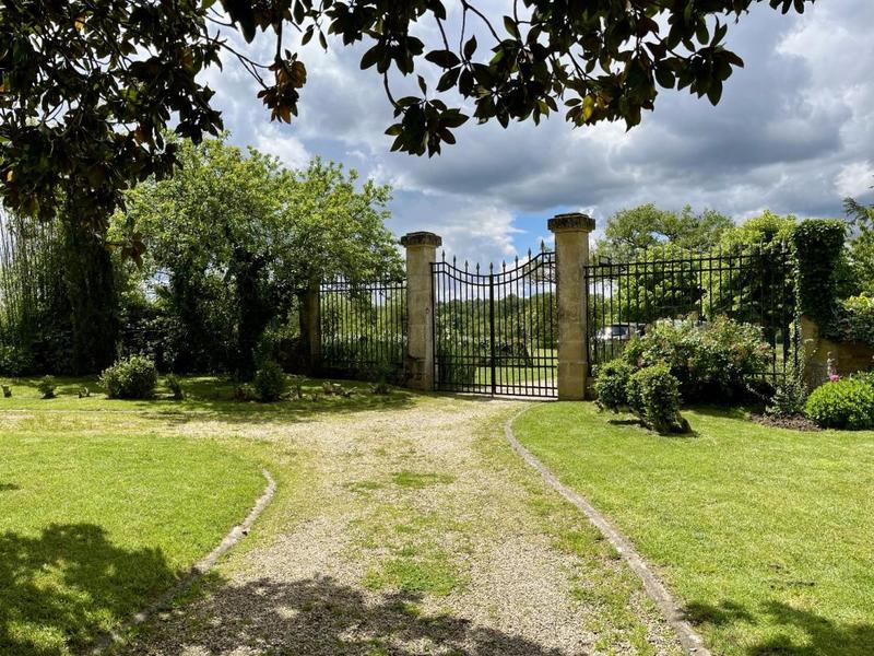 Manoir - 297 m² - 9 pièces