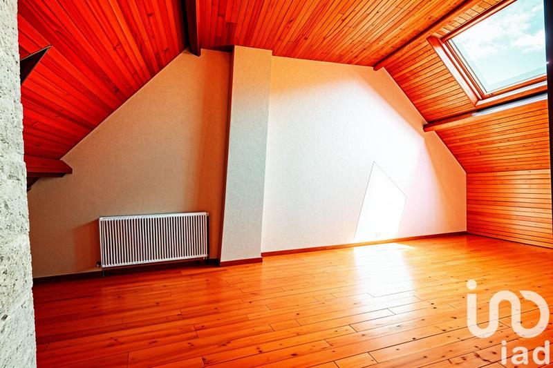 Maison - 196 m² - 7 pièces