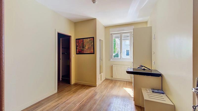 Maison - 586 m² - 24 pièces