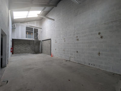Local commercial - 420 m² - 4 pièces