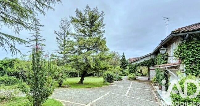 Maison - 310 m² - 9 pièces