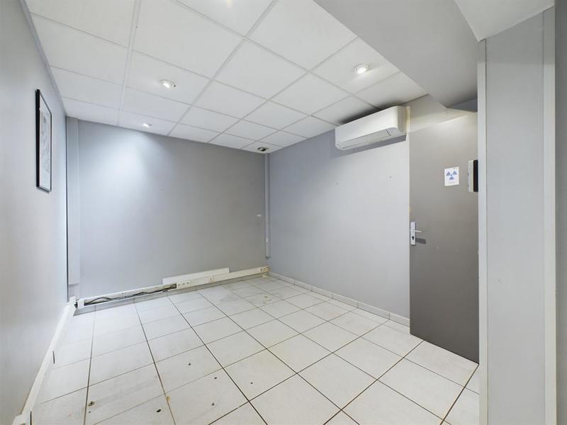 Local d'activité / Entrepôt - 254 m²