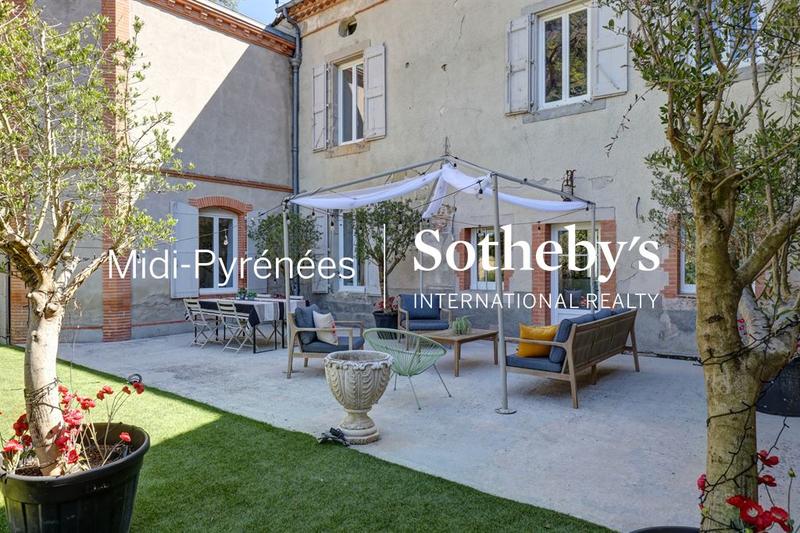 Maison de maîtres - 350 m² - 7 pièces