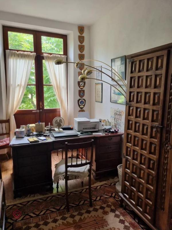 Maison - 212 m² - 12 pièces