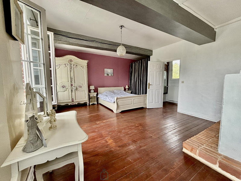 Maison - 206 m² - 7 pièces