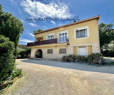 Maison - 220 m² - 9 pièces