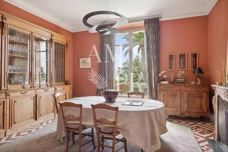 Villa - 492 m² - 15 pièces