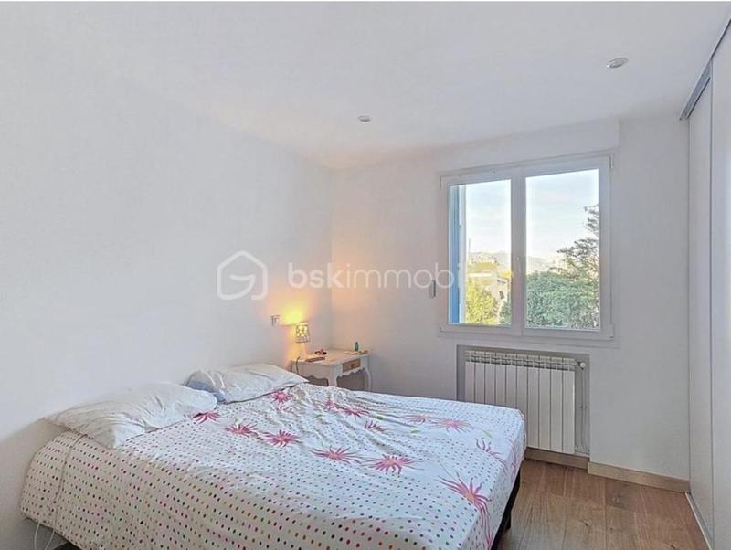 Appartement - 85 m² - 3 pièces