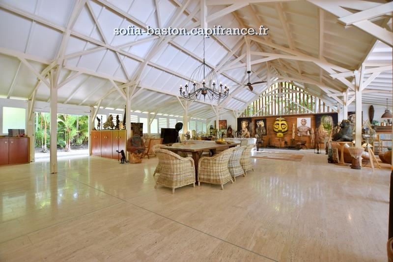 Maison - 345 m² - 5 pièces