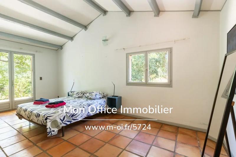 Propriété - 270 m² - 10 pièces