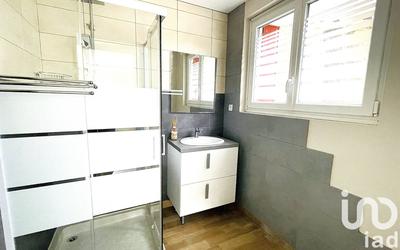Maison - 236 m² - 8 pièces