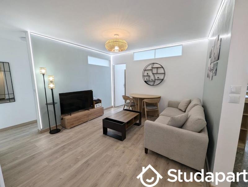 Chambre - 9 m² - 1 pièce