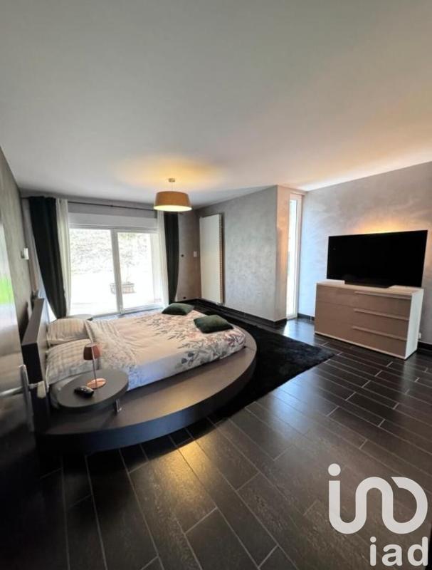 Maison de maîtres - 352 m² - 13 pièces