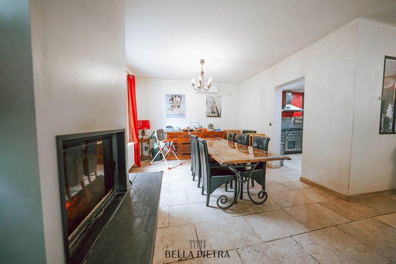 Maison - 351 m² - 15 pièces