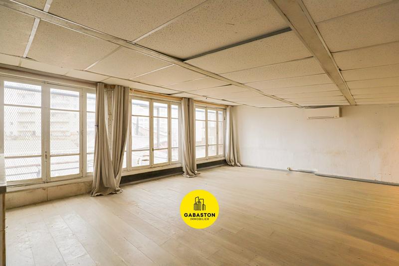 Entrepôt - 627 m² - 10 pièces