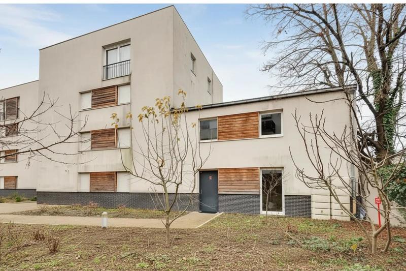 Appartement - 100 m² - 5 pièces