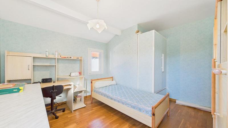 Maison - 102 m² - 5 pièces